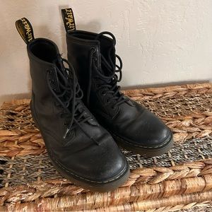 lace up Dr Martens